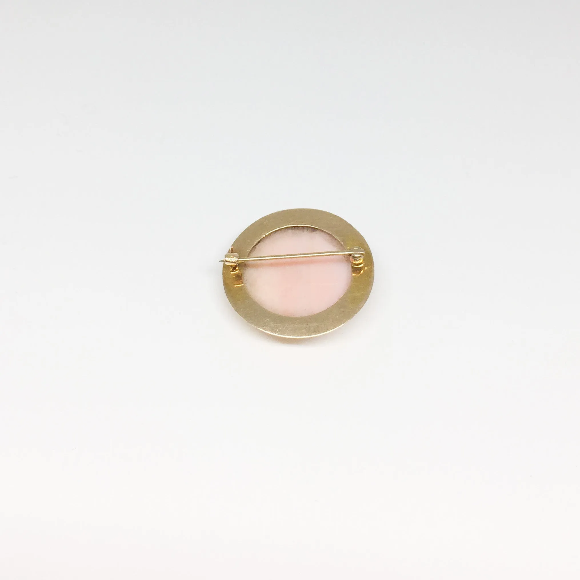 10K Yellow Gold Round Shell Cameo Brooch (1.00 diameter)