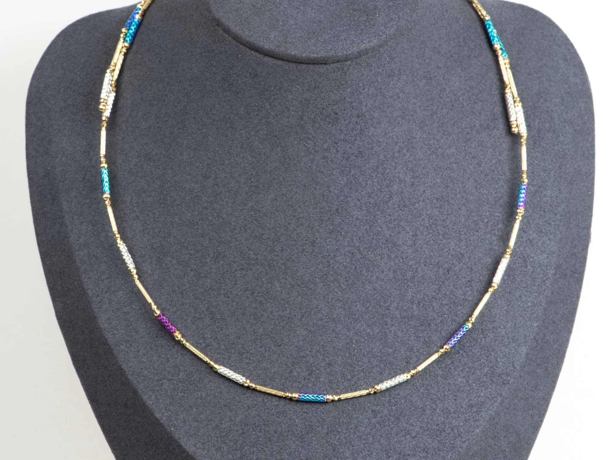 27.5 Multi-Color 18K Gold Magnetic Convertible Necklace Bracelet R4596