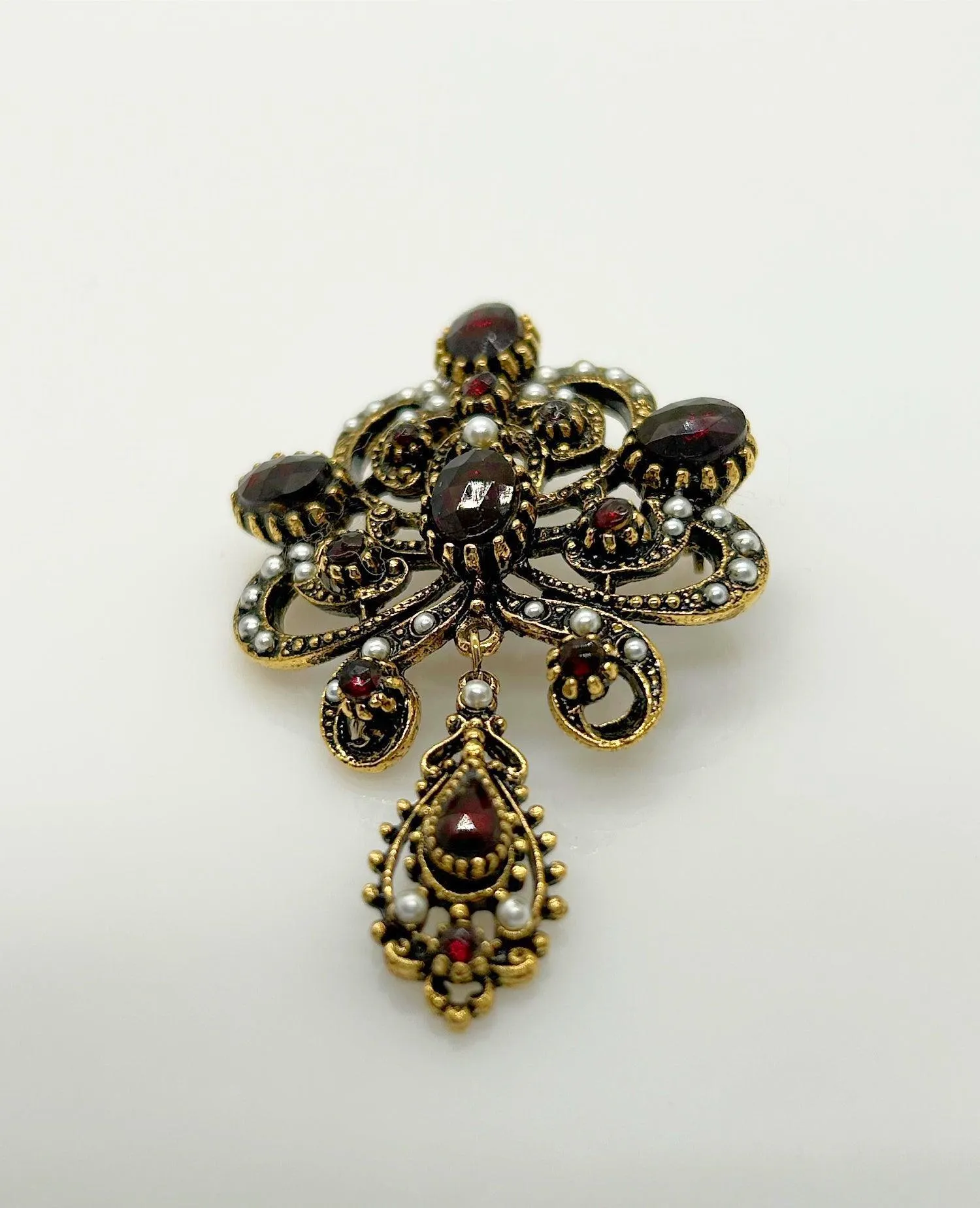 Absolutely Stunning Vintage Victorian Revival ART Brooch