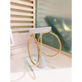 Diamond cut hoop earrings in 18kts of gold plated