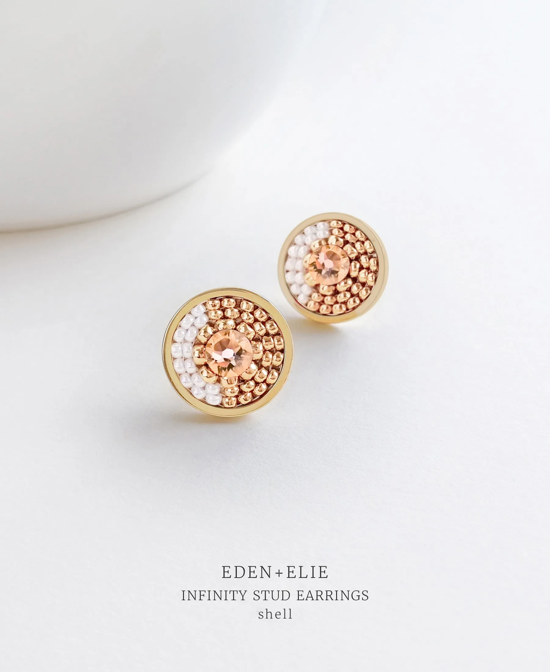 EDEN + ELIE Infinity stud earrings - shell