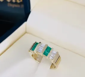 Emeralds and diamonds ring