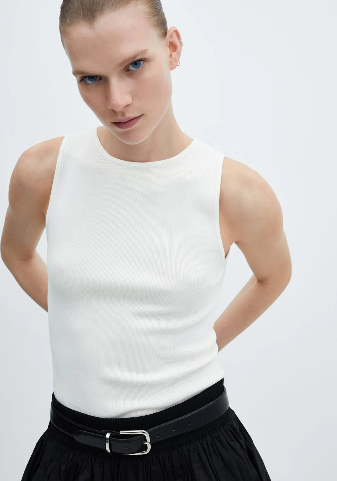 Knitted top with wide straps - White