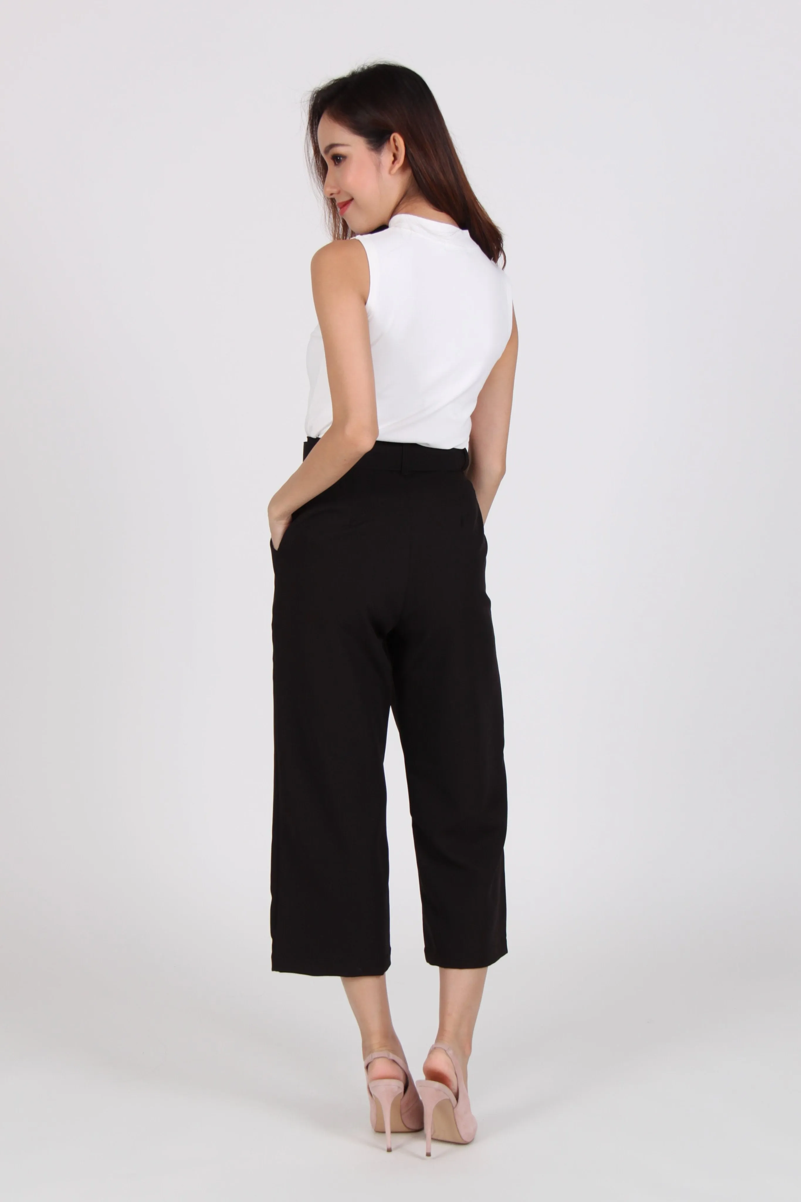 Pleats Straight Cut Culottes in Black