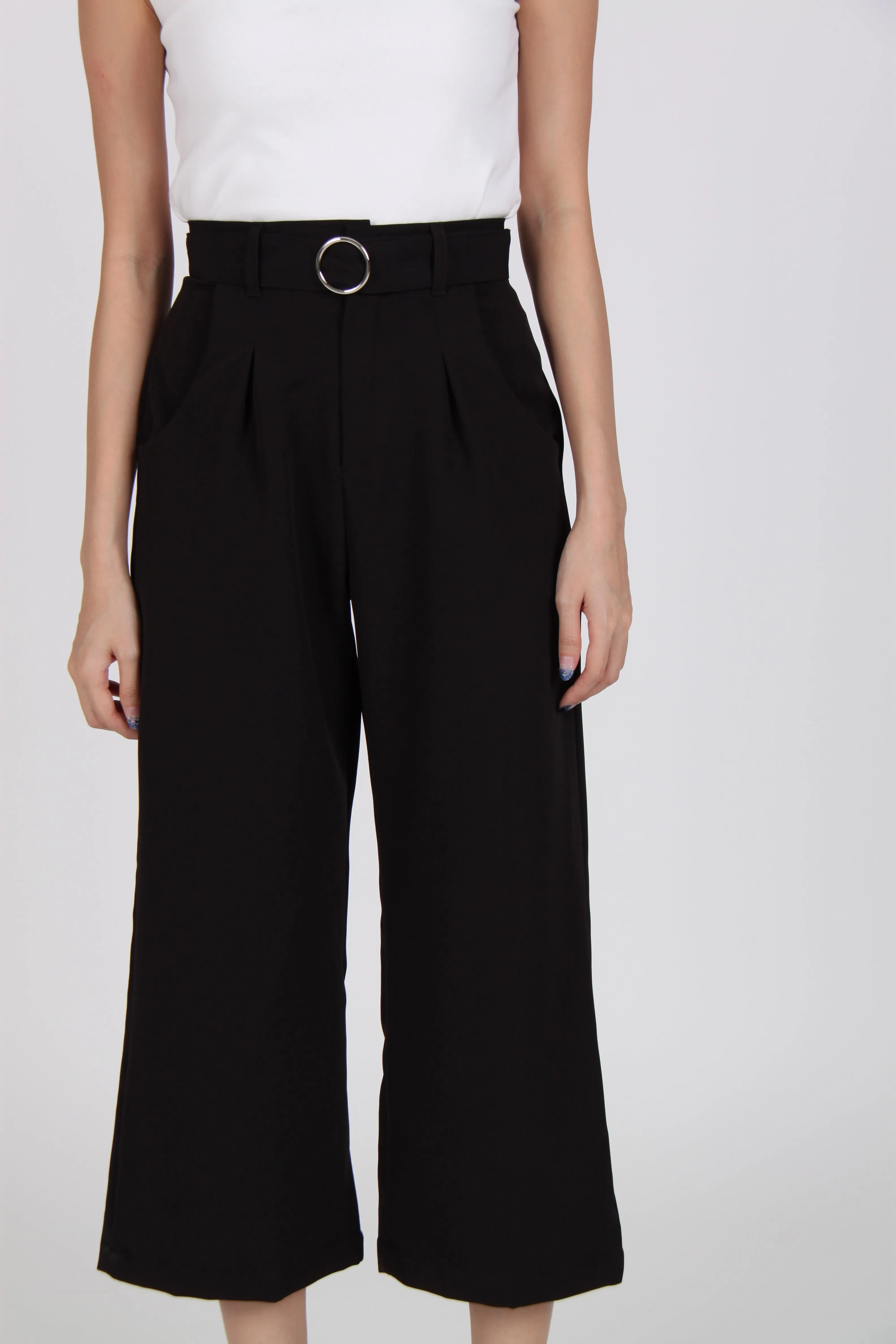 Pleats Straight Cut Culottes in Black