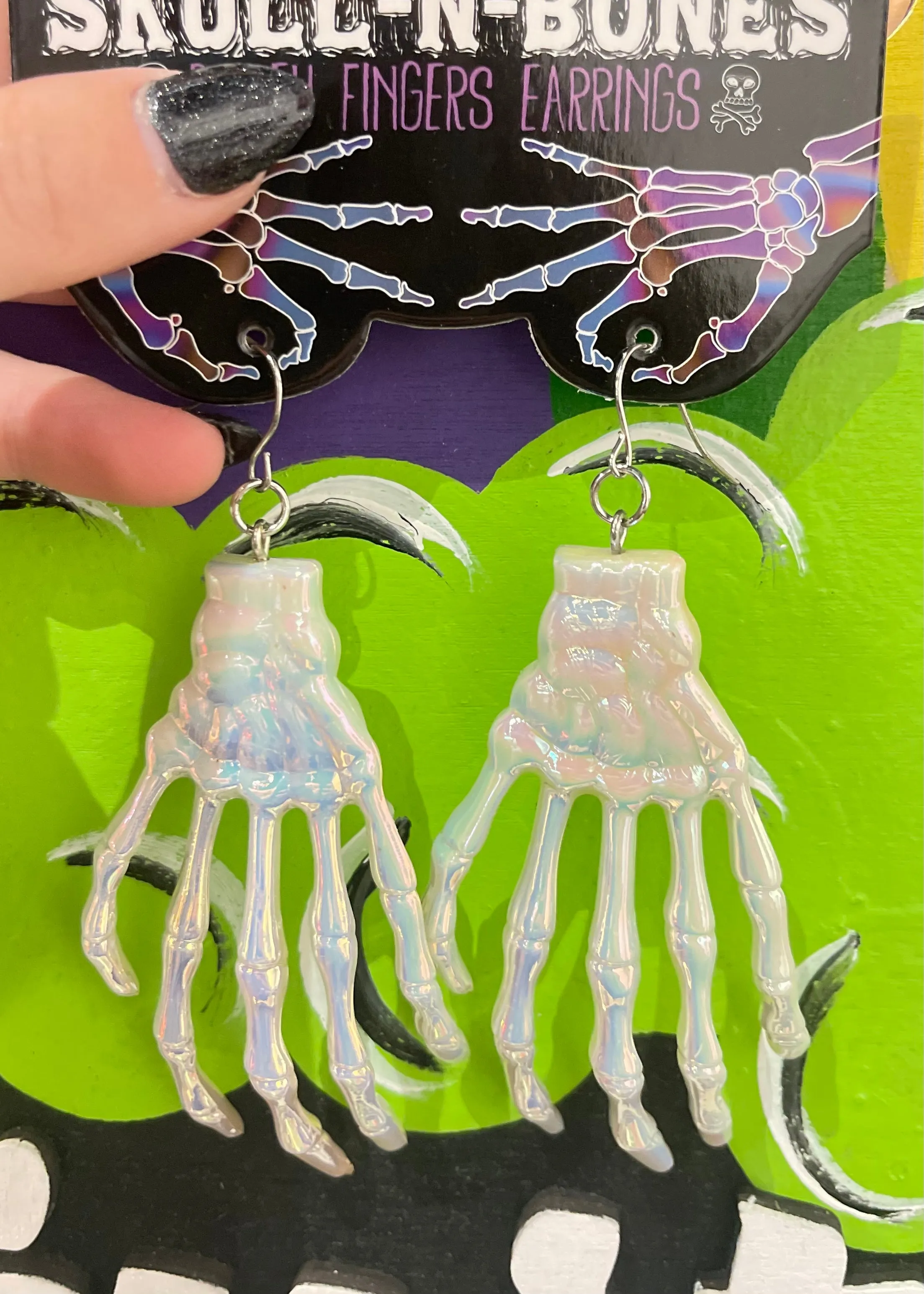 Skull Hand Earring