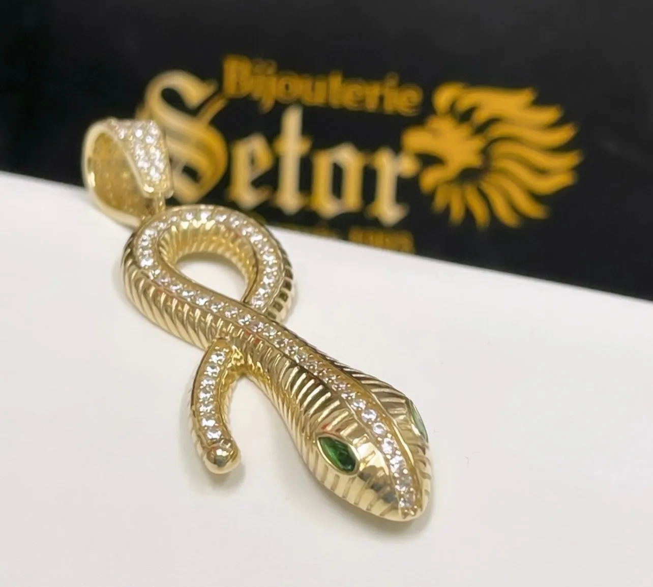 Snake pendant